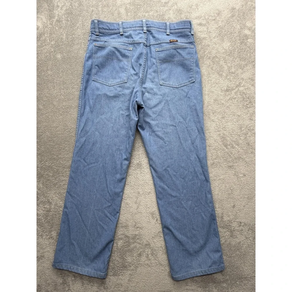 Wrangler Jeans Mens Measured 34x28 Light Wash Blue Straight Leg Classic Fits USA